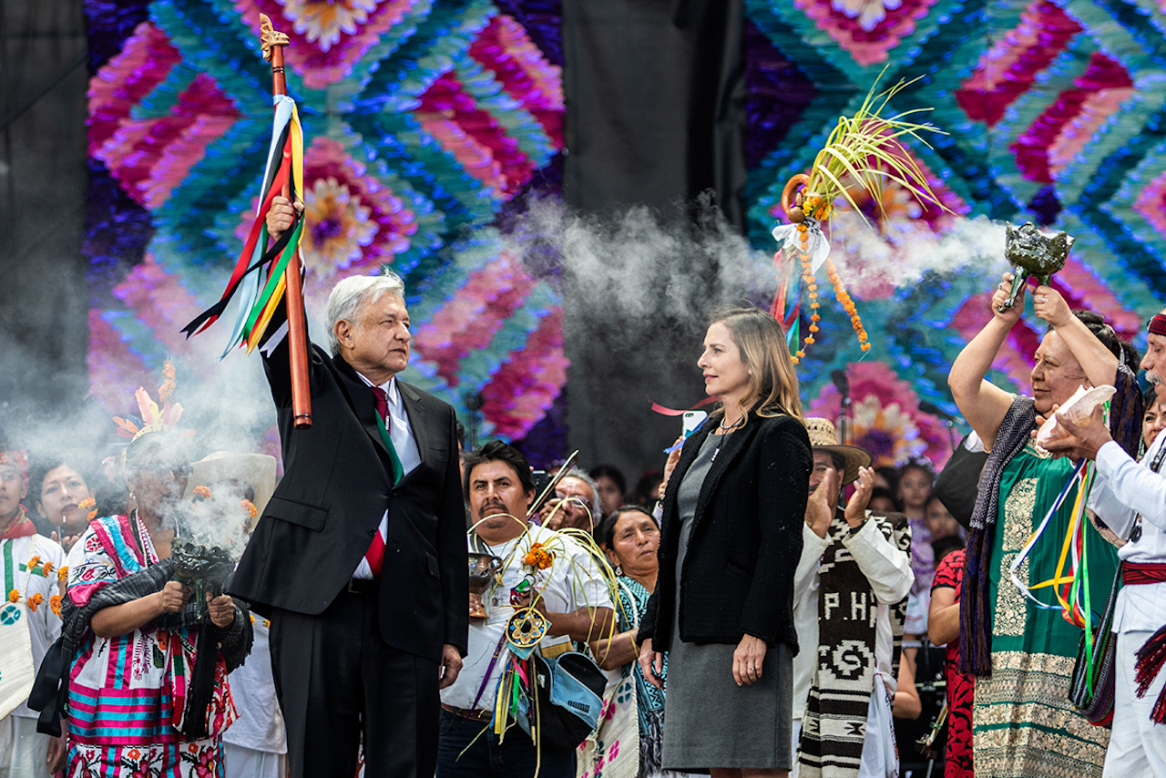 Amlo goza peleando